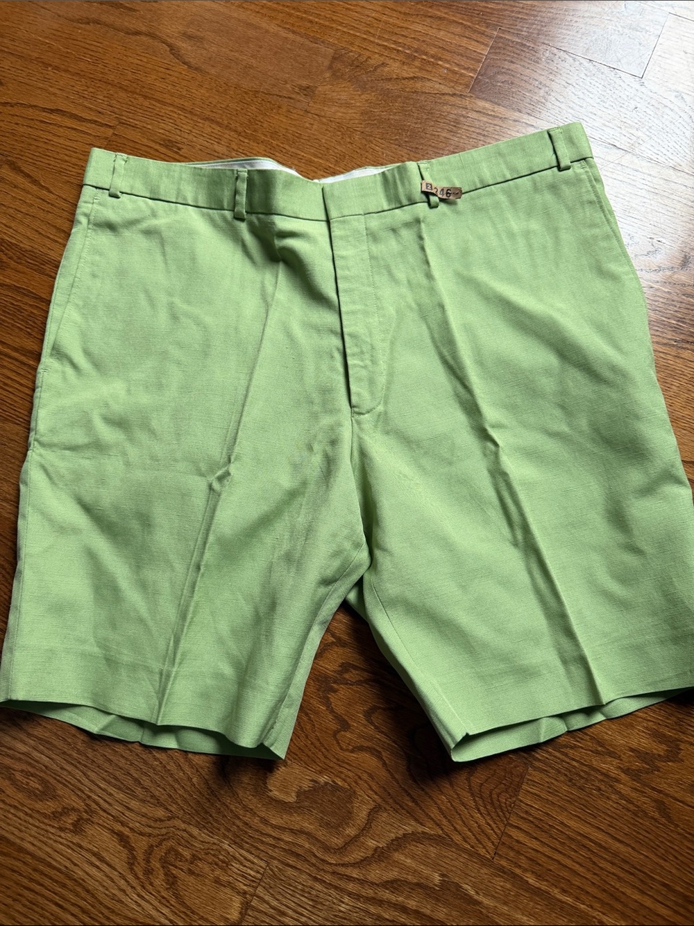 Island Linen green linen blend Bermuda shorts size 42 flat front